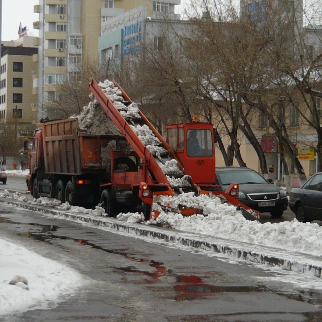 2,000 people shifted 3mn cubic metres of snow from Astana this winter 